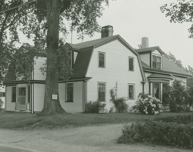 builtheritage : Banks House, at Annapolis Royal... Said to be the Oldest Habitable House in Canada.