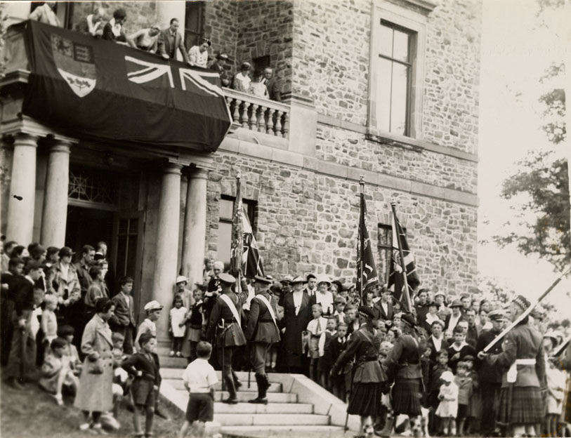 photocollection : Army: Battalions and Regiments: 85th Regiment: Depositing colours at Public Archives of Nova Scotia