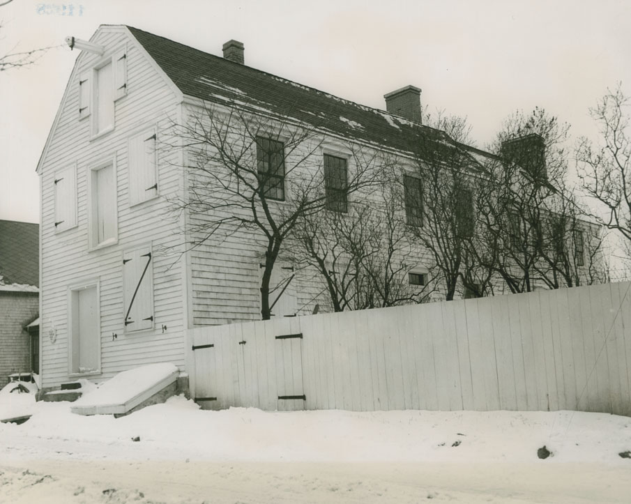 white : Ross-Thomson House, Shelburne, N.S.