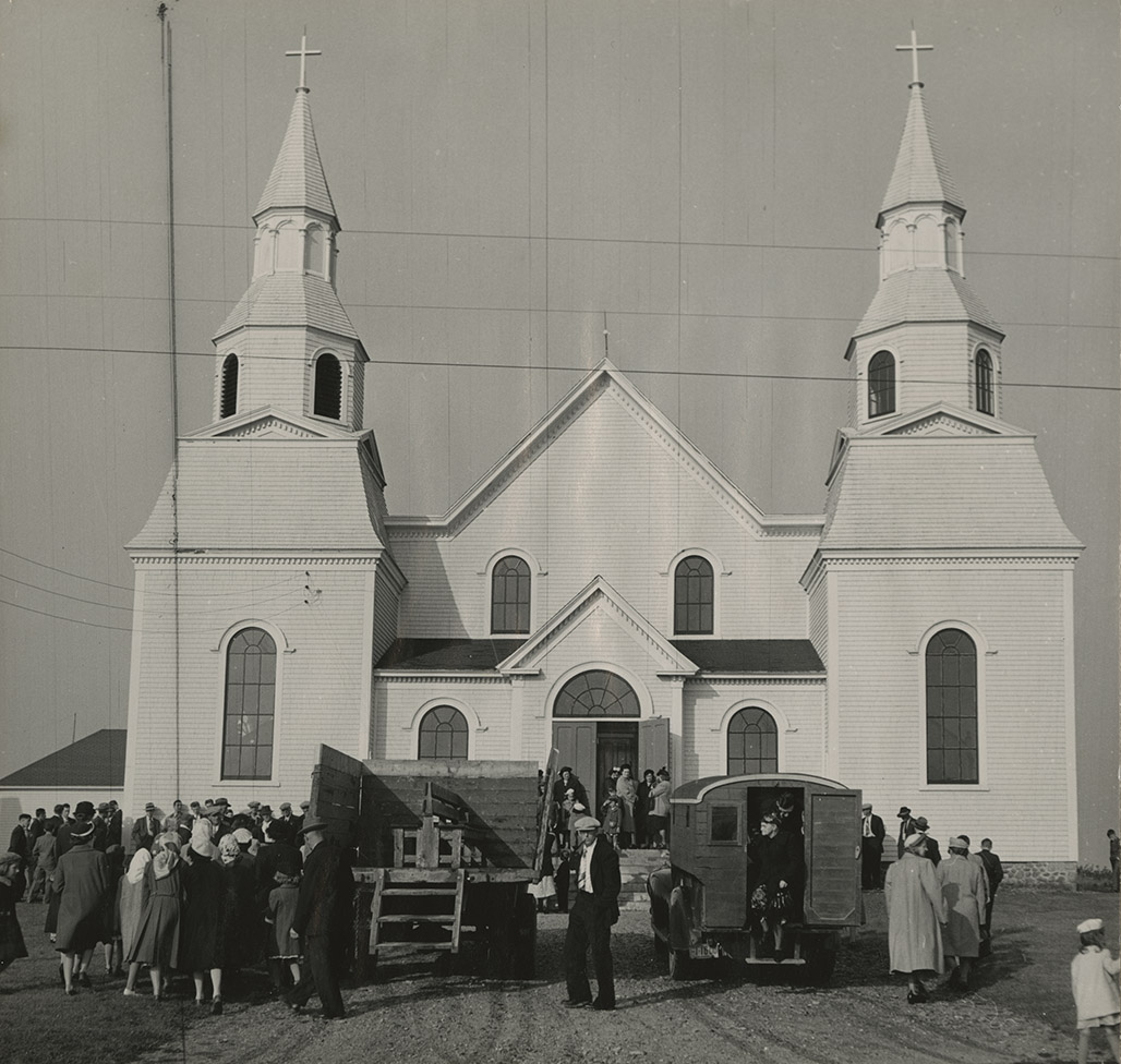 communityalbums - Villagers arriving for Sunday mass in Saint-Alphonse, NS
