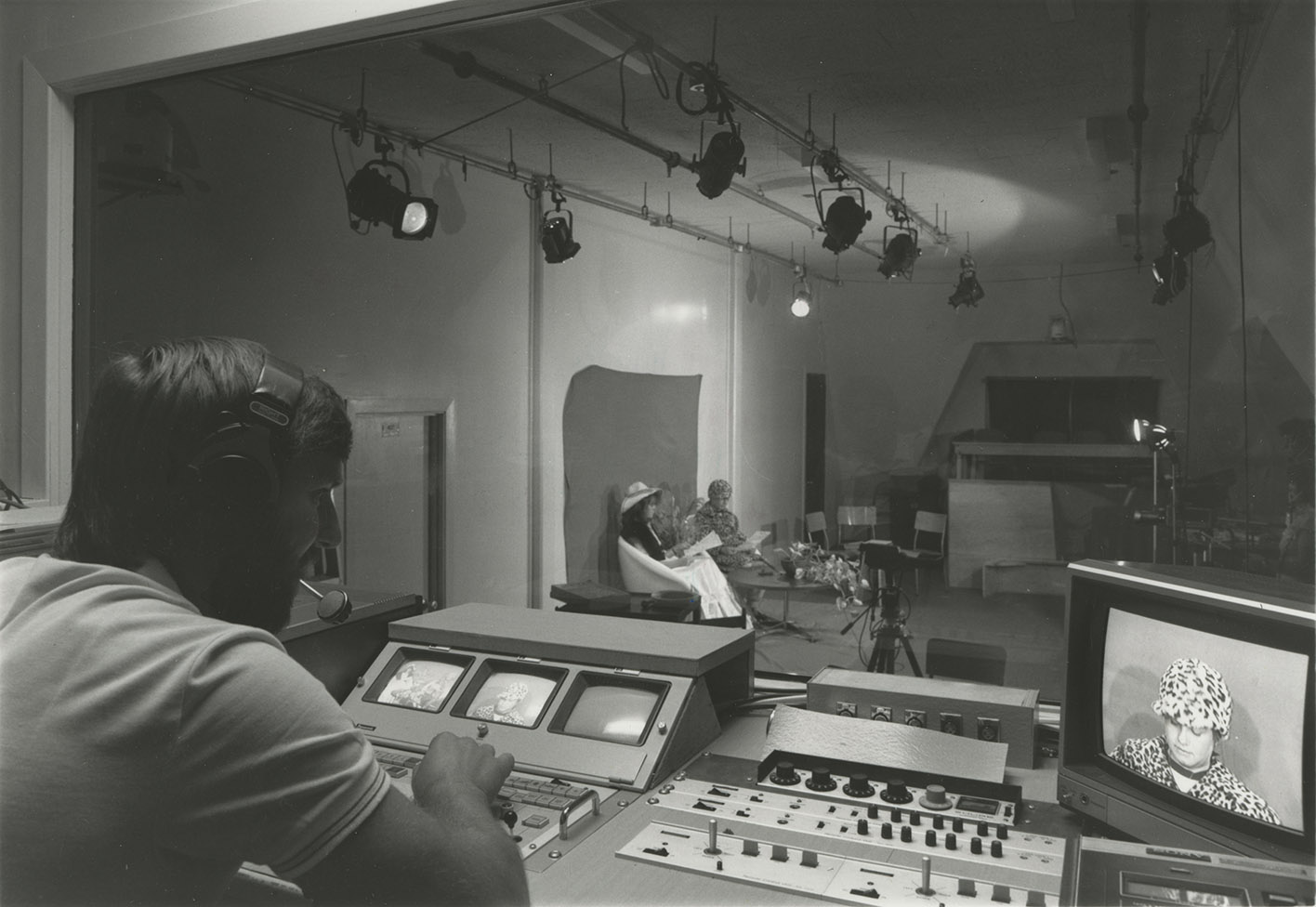 communityalbums - Recording a show in the Télé-Clare studio