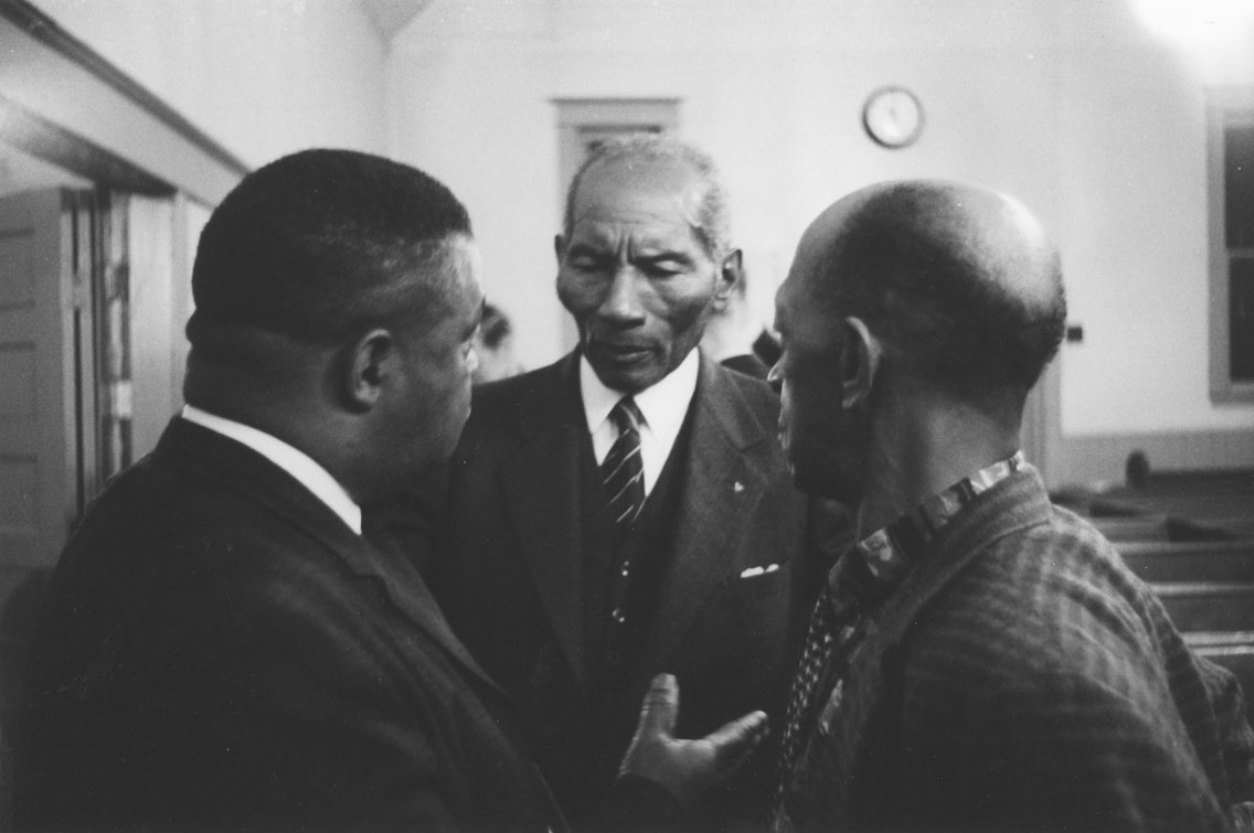 africville : Informal discussion at a public meeting at Seaview African United Baptist Church, Africville