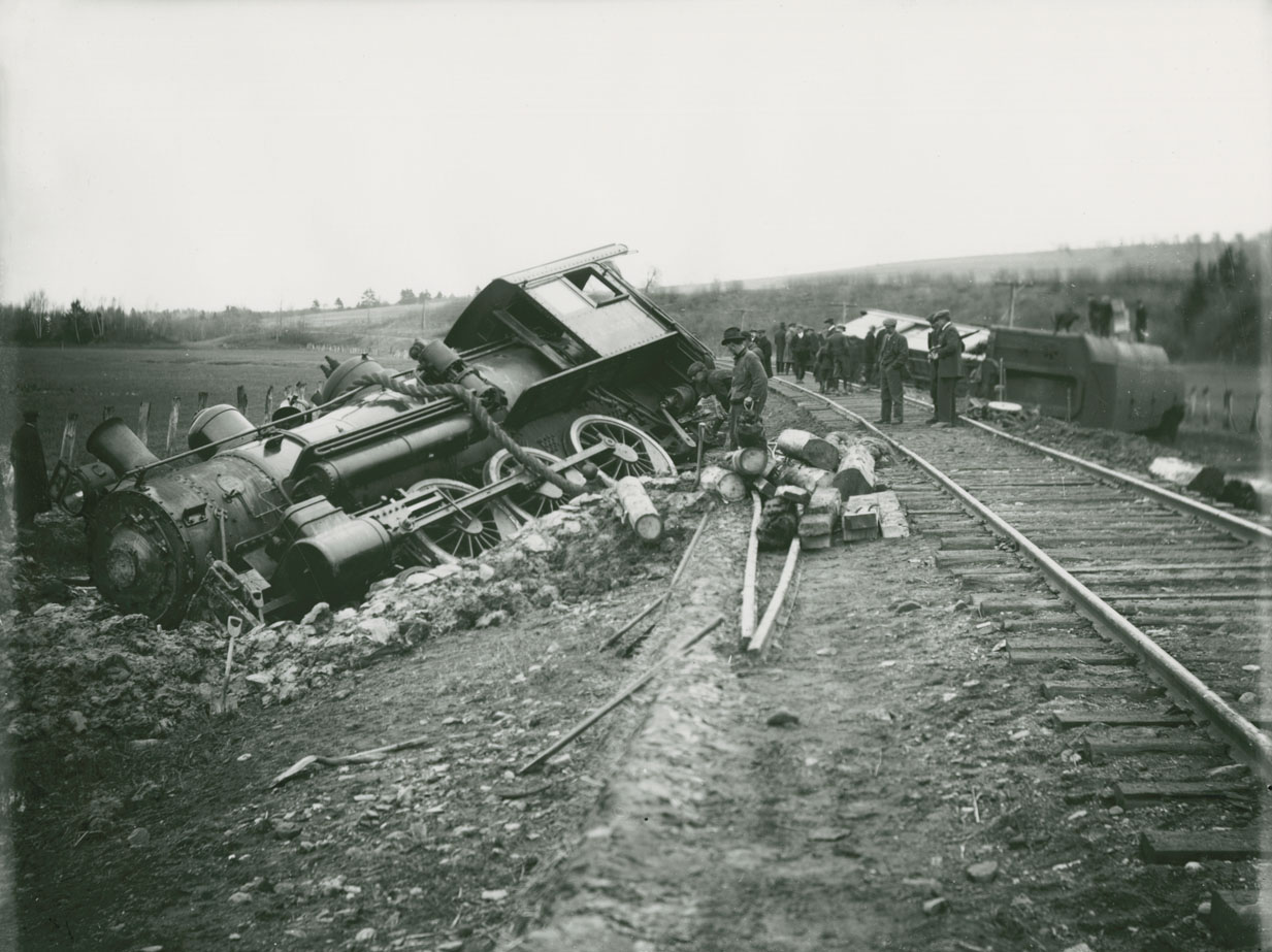 Dominion Atlantic Railway train wreck with locomotive <i> Glooscap</i>, no. 33, near Hantsport, Nova Scotia
