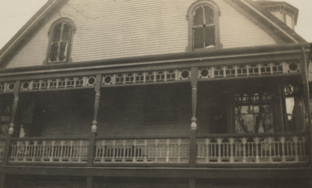 creighton : Portland St. house after 1917 Explosion, Dartmouth