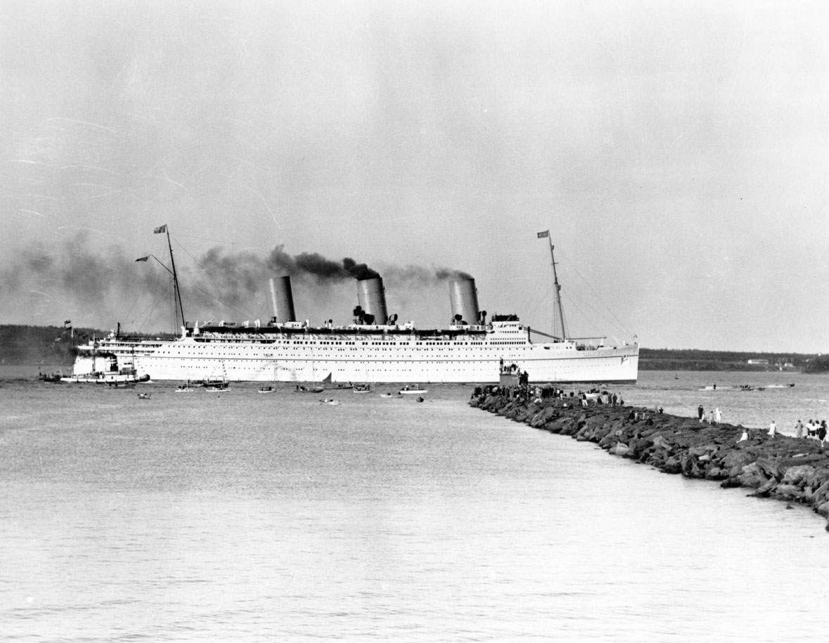Departure of the <i>Empress of Britain</i> from Halifax Harbour