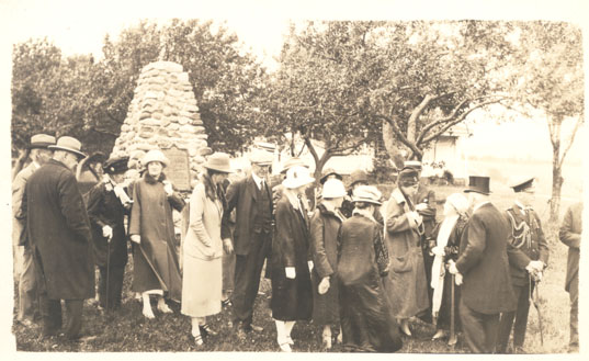 habitation : Unveiling of cairn at Lower Granville commemorating first European settlement in Acadia 1605