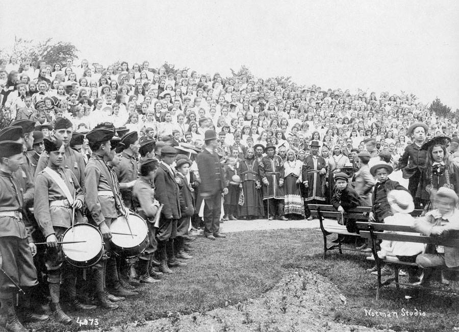 halifax : School children at unveiling of fountain, Public Gardens, Halifax, Jubilee week, 1897