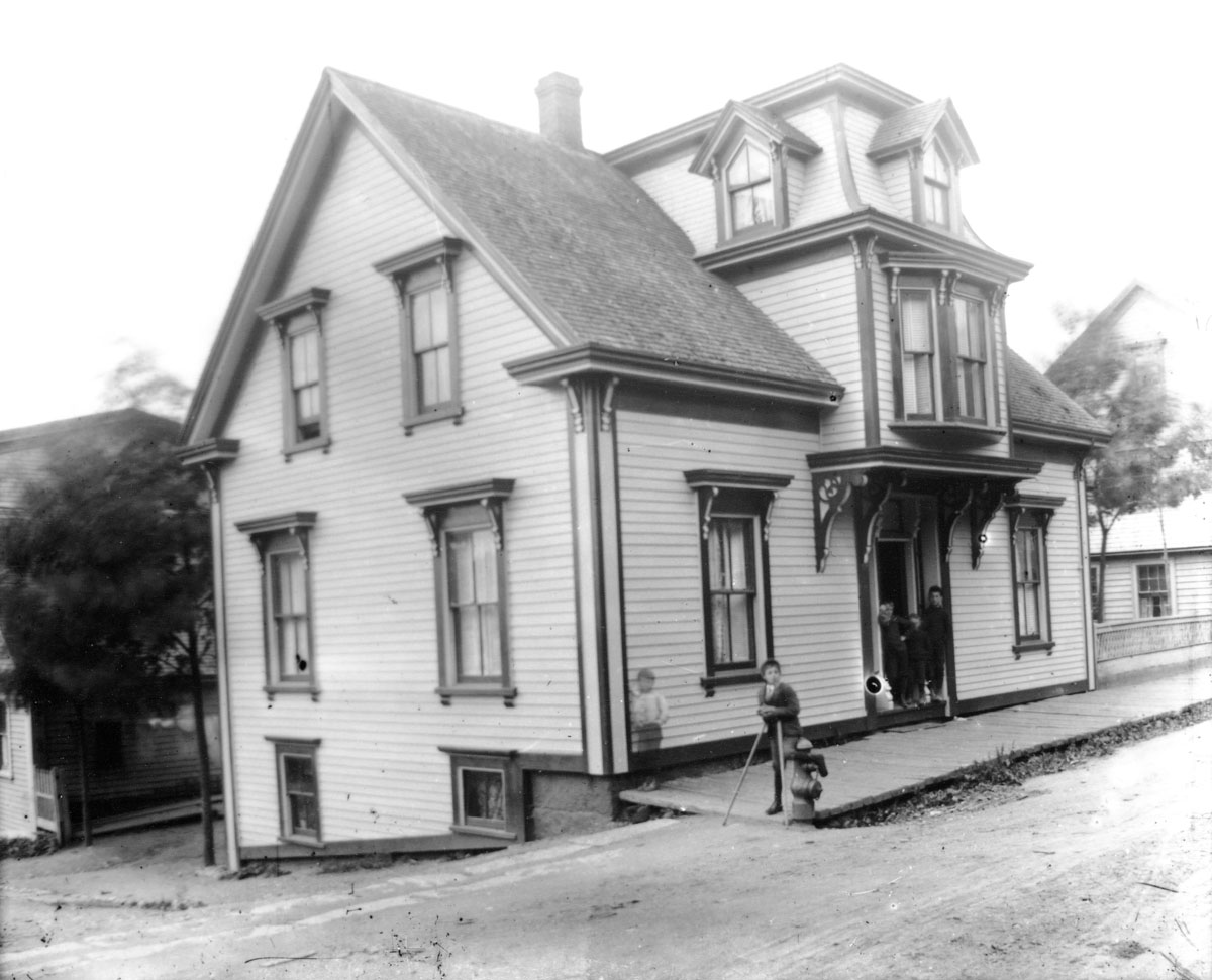 lunenburg200300072