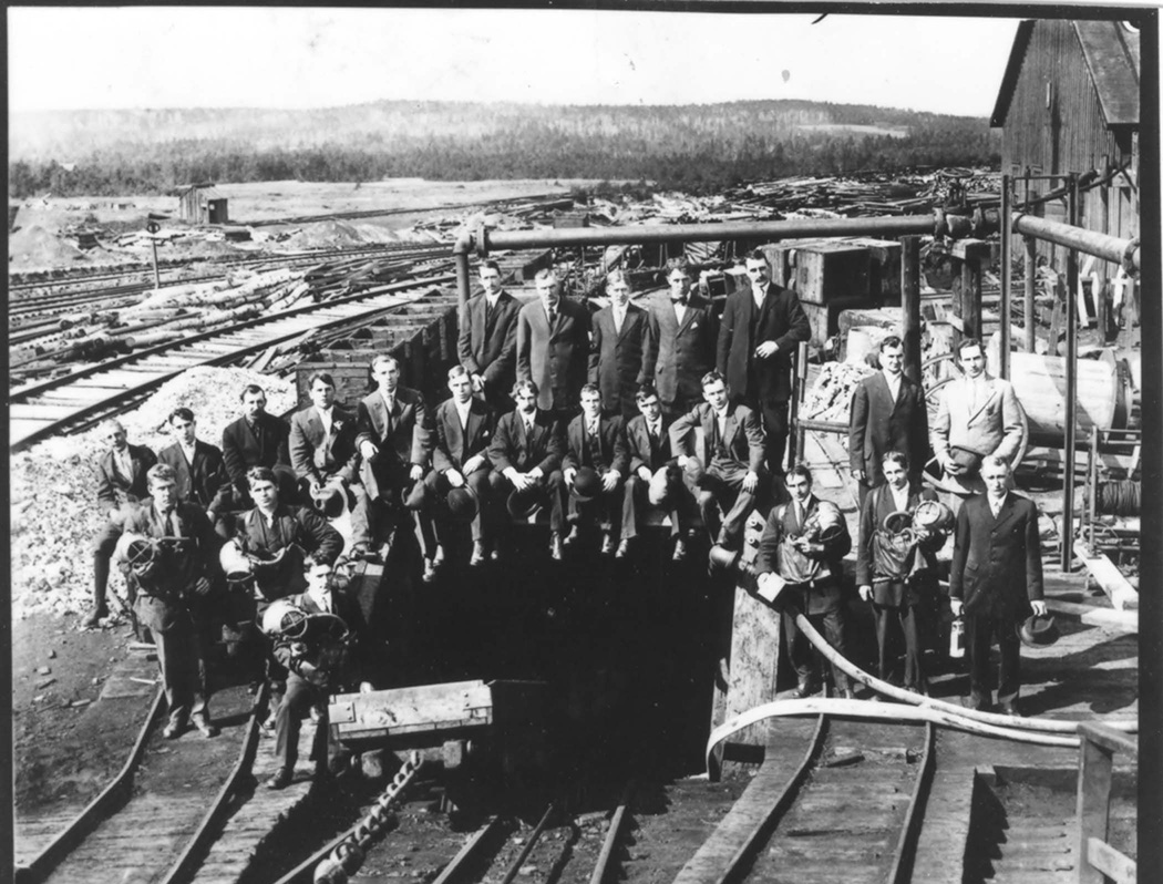 nova-scotia-archives-men-in-the-mines