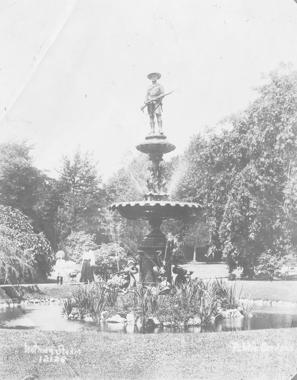 notman : Public Gardens, Halifax, fountain commemorating those who fought in the Boer War.