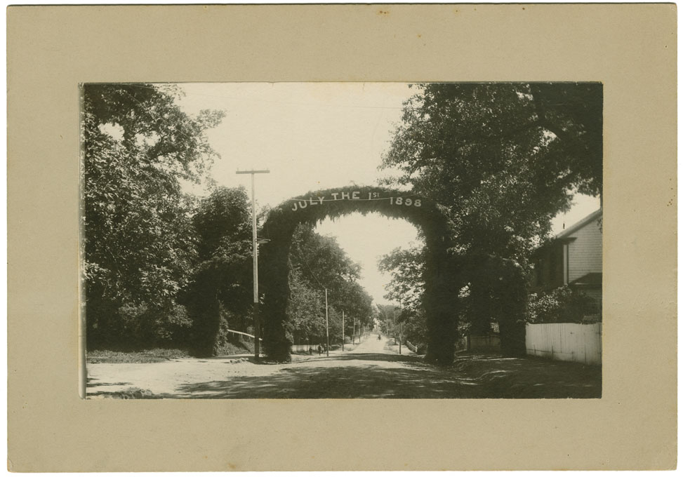 photocollection : Places: Bridgetown, Annapolis Co.: Streets: Granville St. East looking East from Jeffrey Rd., showing arch for July 1st