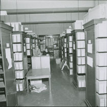 photocollection : Places: Halifax, Halifax Co.: Buildings: Archives: The Move from the Old Building to New: Darlene Brine and Hugh Taylor
