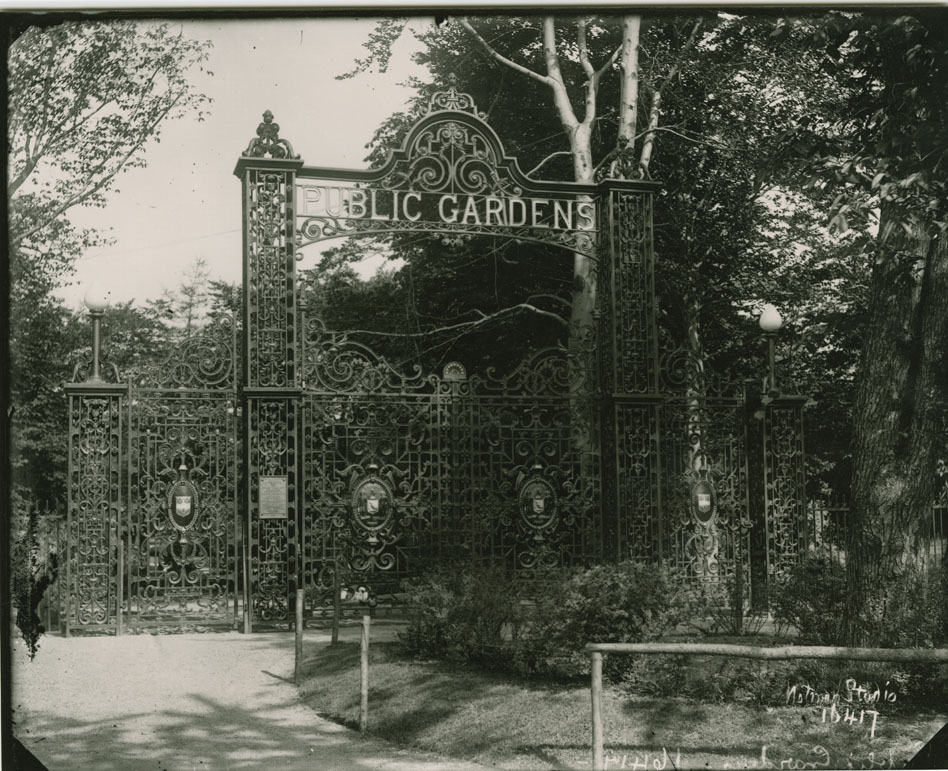photocollection : Places: Halifax, Halifax Co.: Public Gardens: Gates to Public Gardens