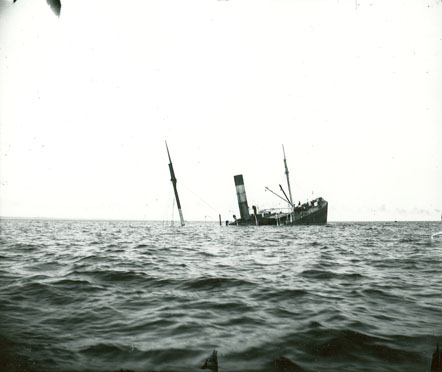 shipwrecks200501779